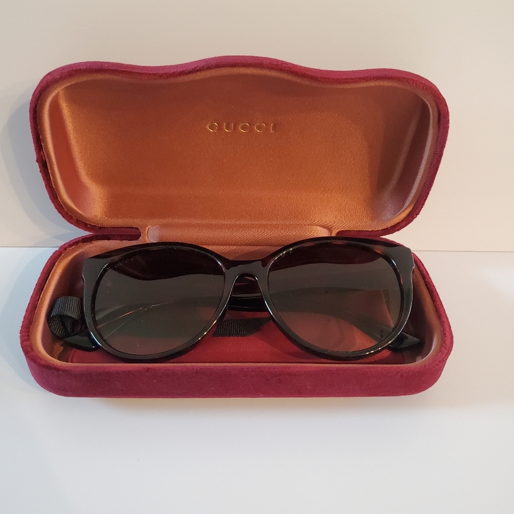 Sunglasses Gucci